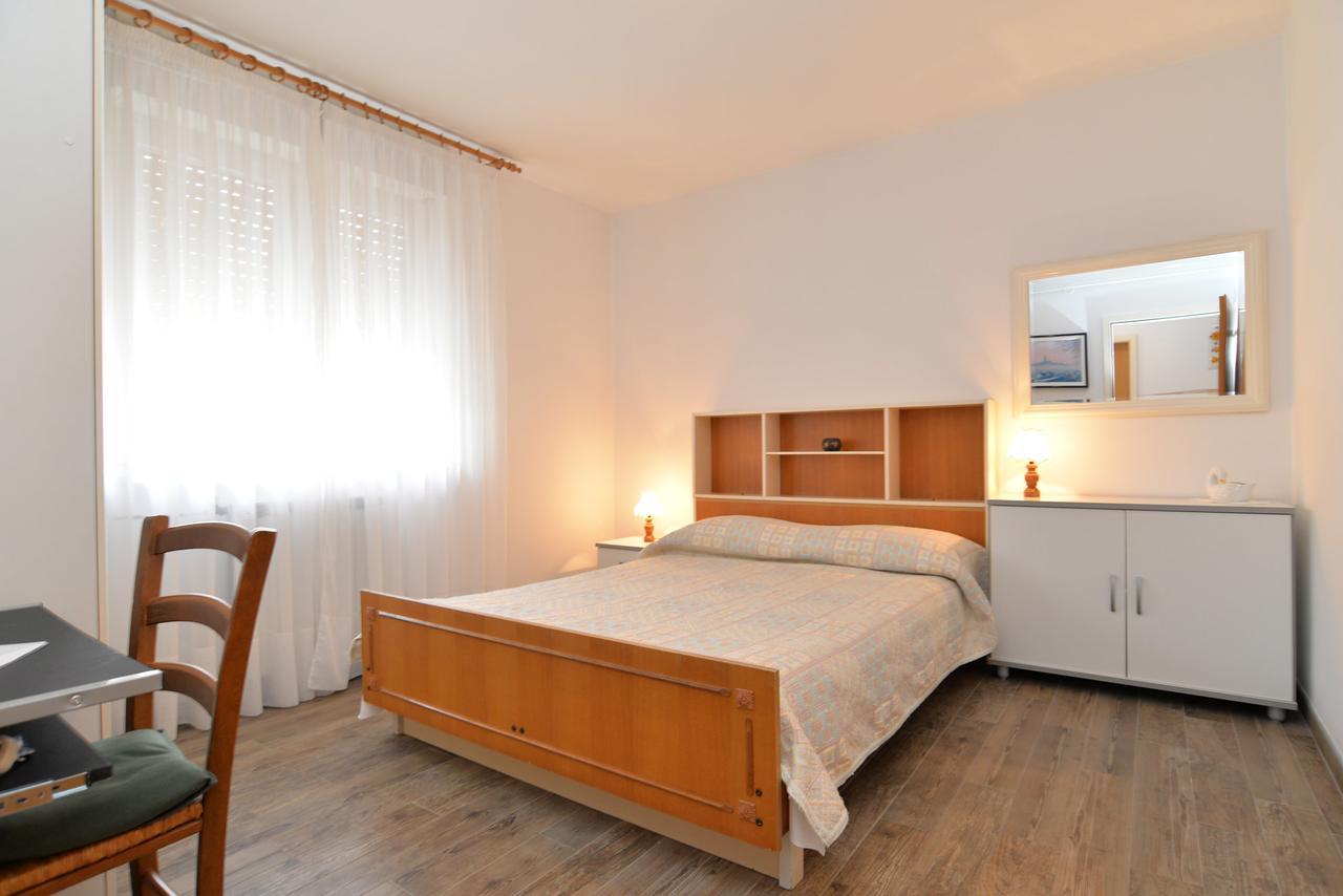 Apartment & Room Tanja 1552 Pula Exterior photo