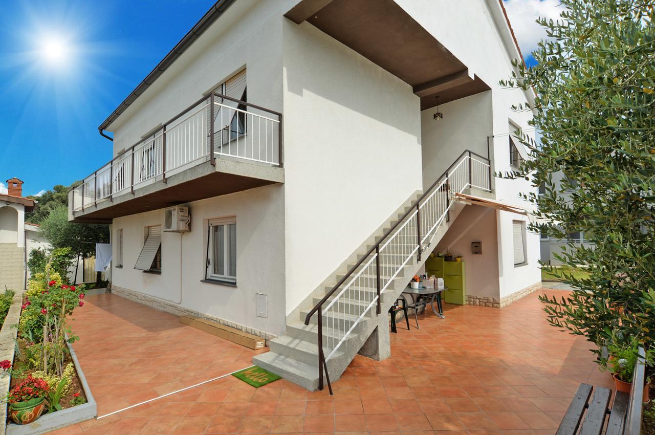 Apartment & Room Tanja 1552 Pula Exterior photo